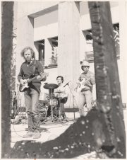 Mourners-playing-at-Parliament-House-Canberra-1985